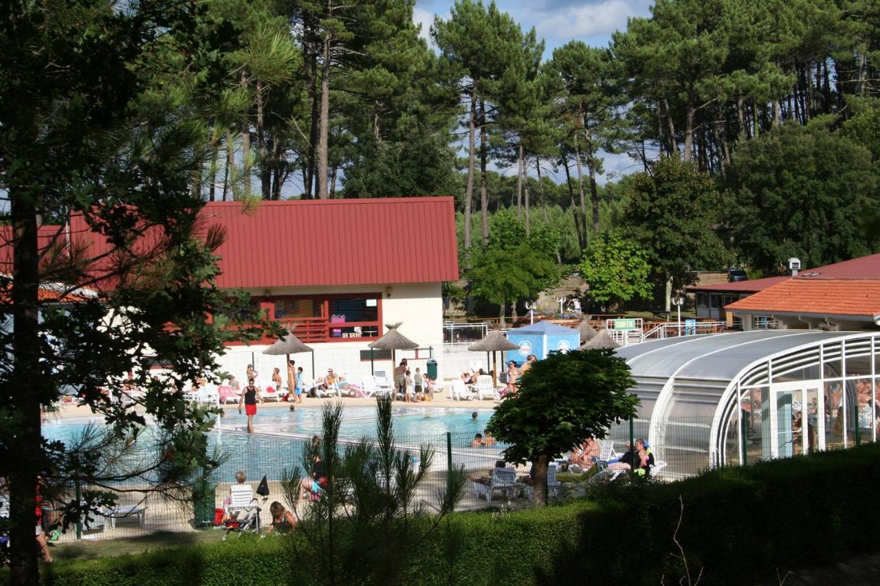 Village Vacances Les Chenes De Léon Esterno foto