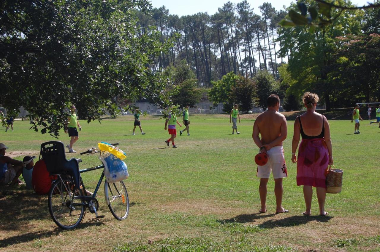 Village Vacances Les Chenes De Léon Esterno foto